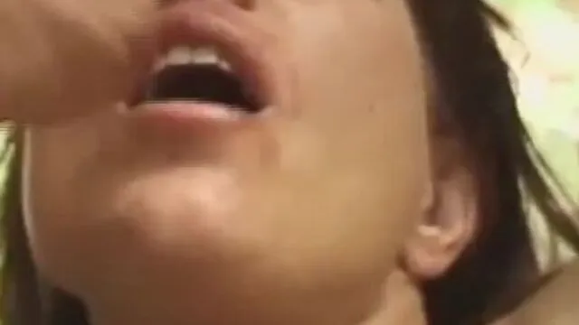 Eşini aldatan kadının şehvetli grup seks macerası ve sert seks anları